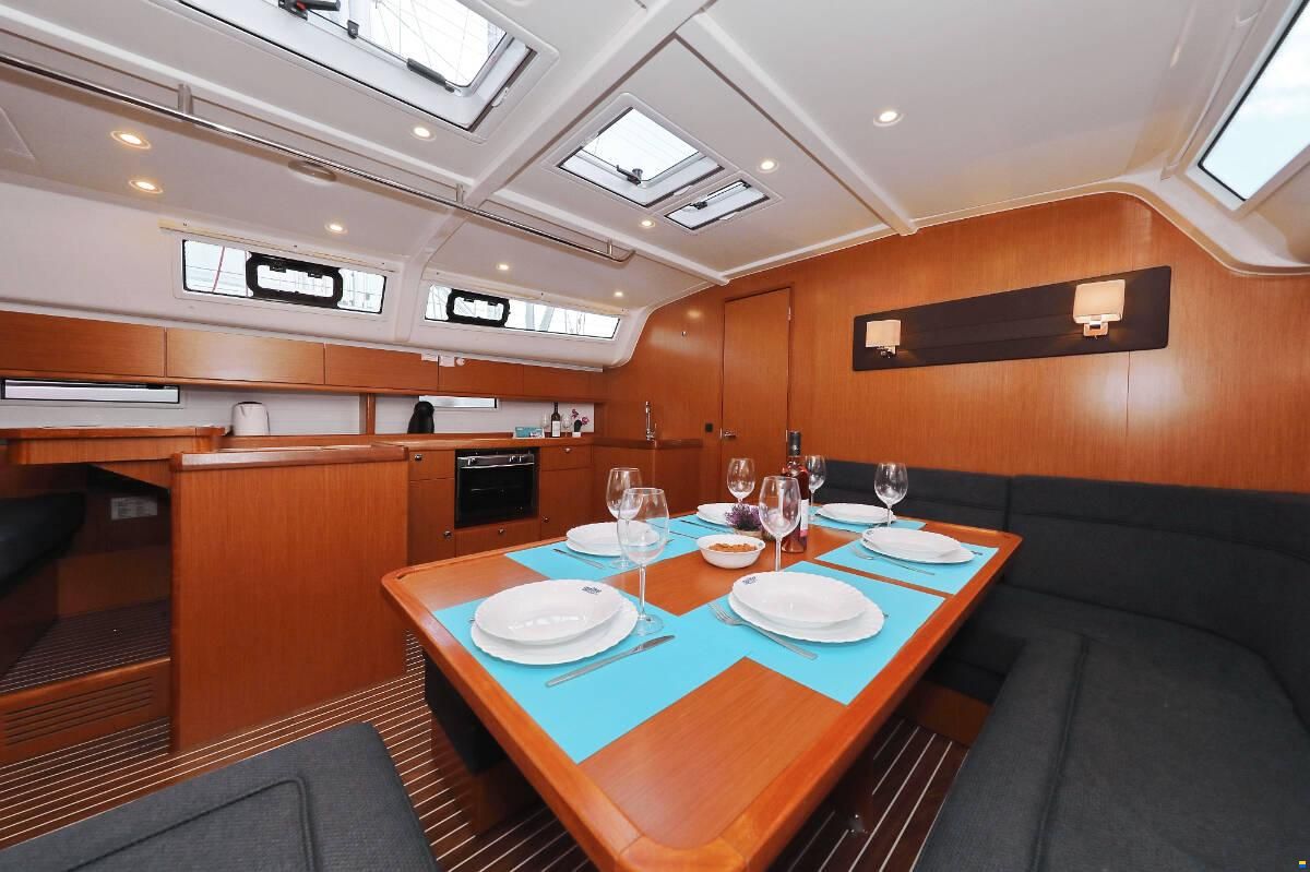 Bavaria Cruiser 51
