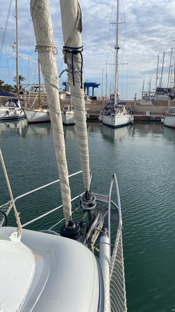 Bavaria 350 Lagoon