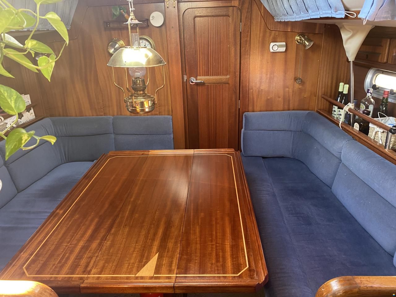 Bavaria 350 Lagoon