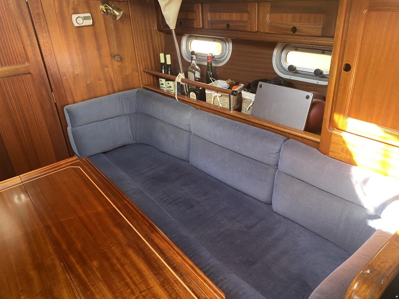 Bavaria 350 Lagoon