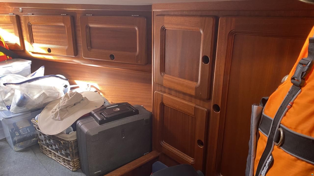 Bavaria 350 Lagoon