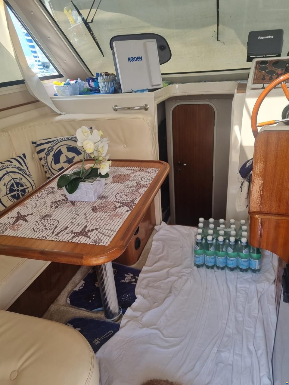 Cantieri Navali di Livorno Space 310 Day Cruiser