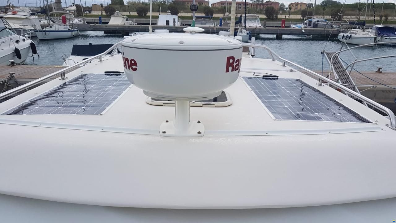 Cantieri Navali di Livorno Space 310 Day Cruiser