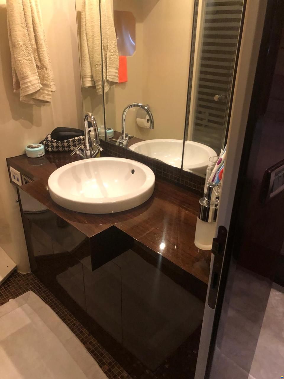 Elegance 64