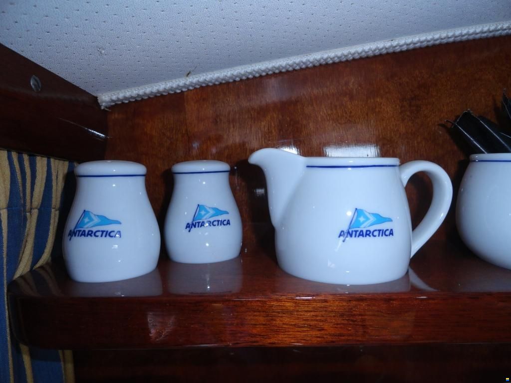 Swiss Craft Sedan Express Cruiser 9.6m