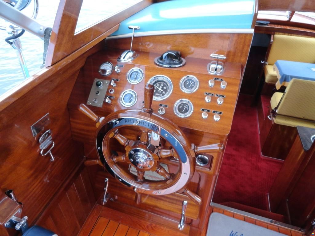 Swiss Craft Sedan Express Cruiser 9.6m