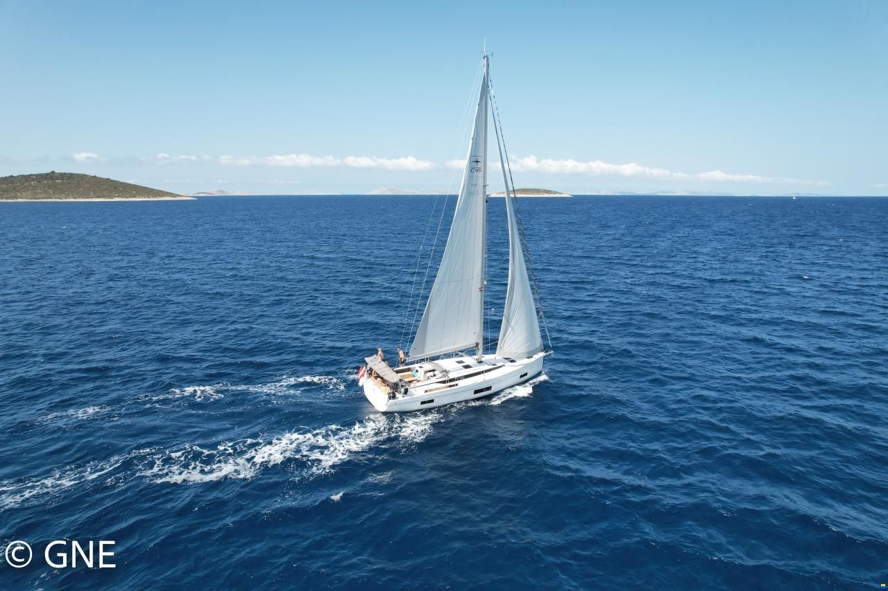 Bavaria C45 Style