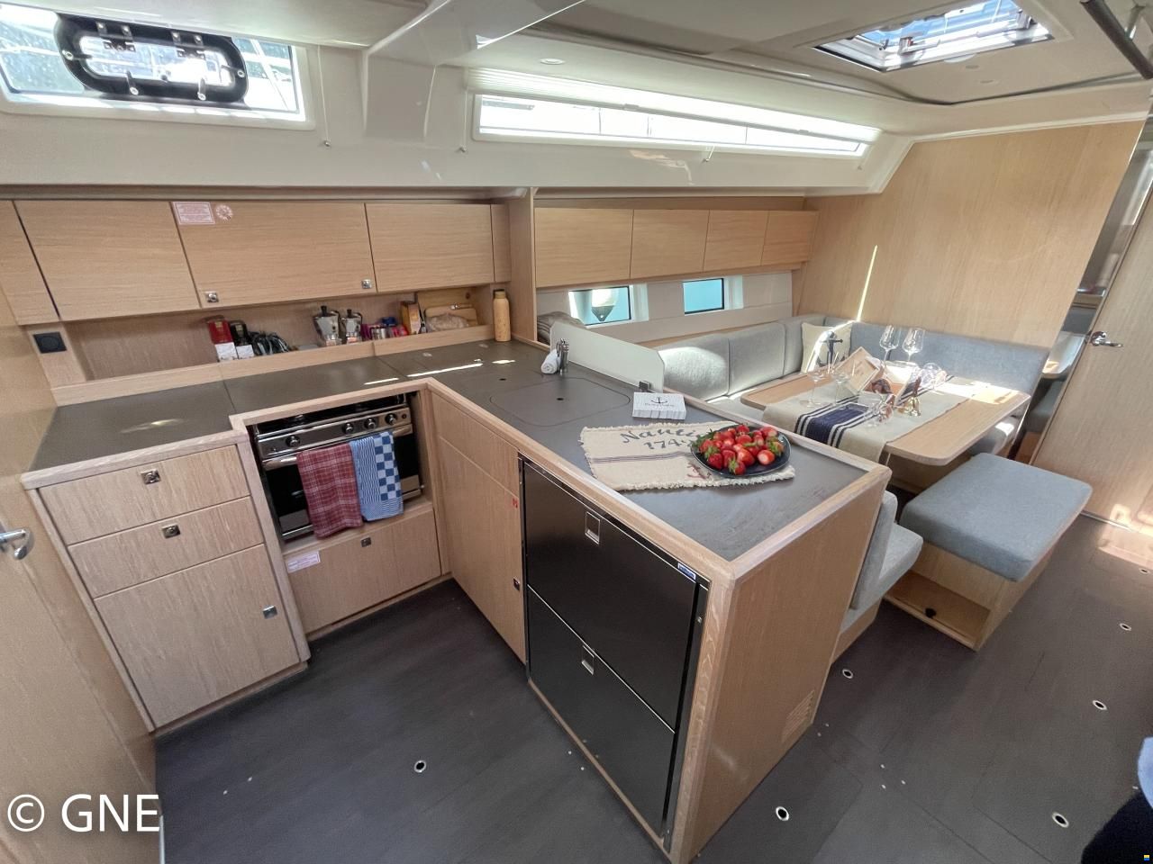 Bavaria C45 Style