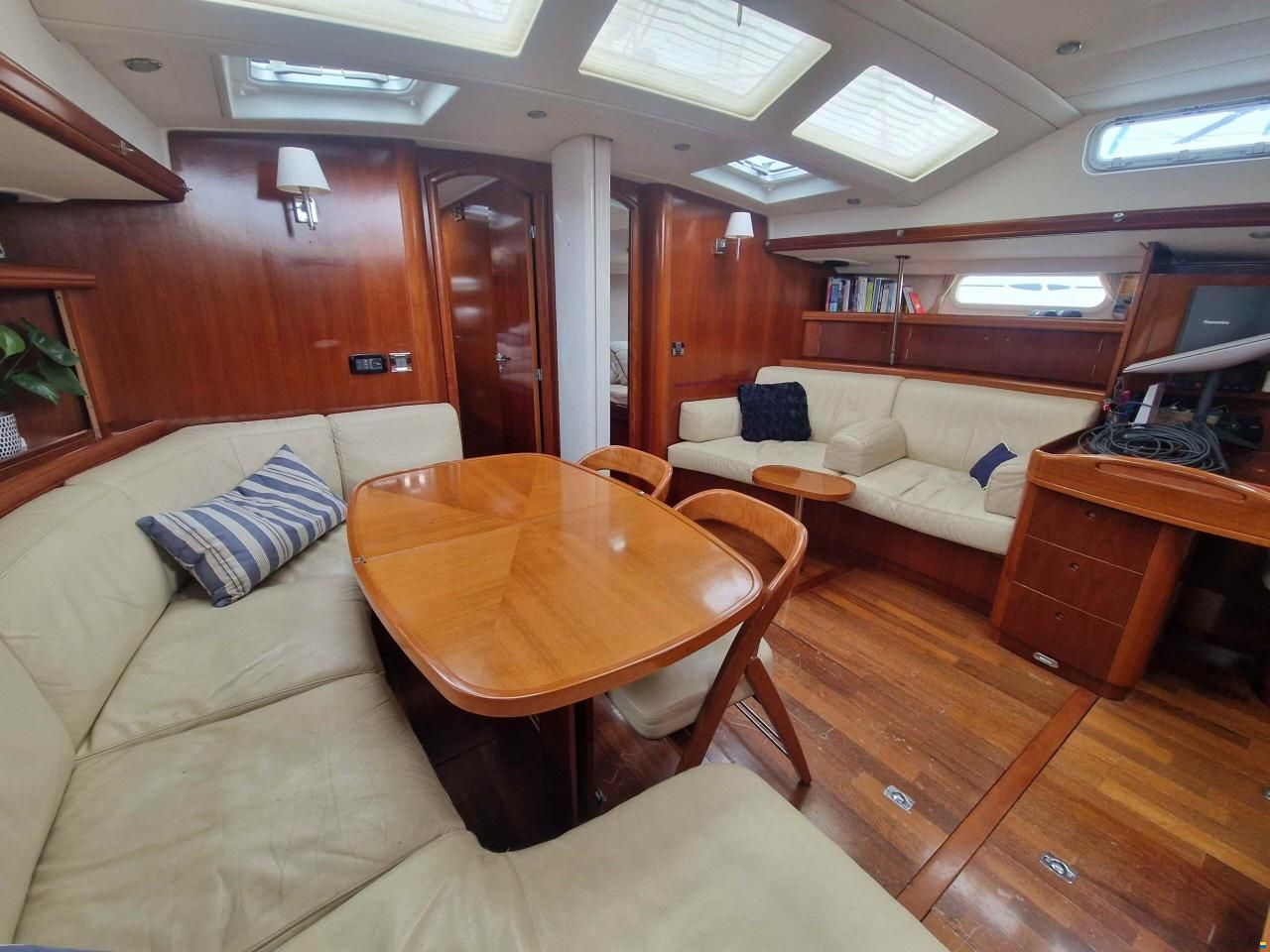 Beneteau 57