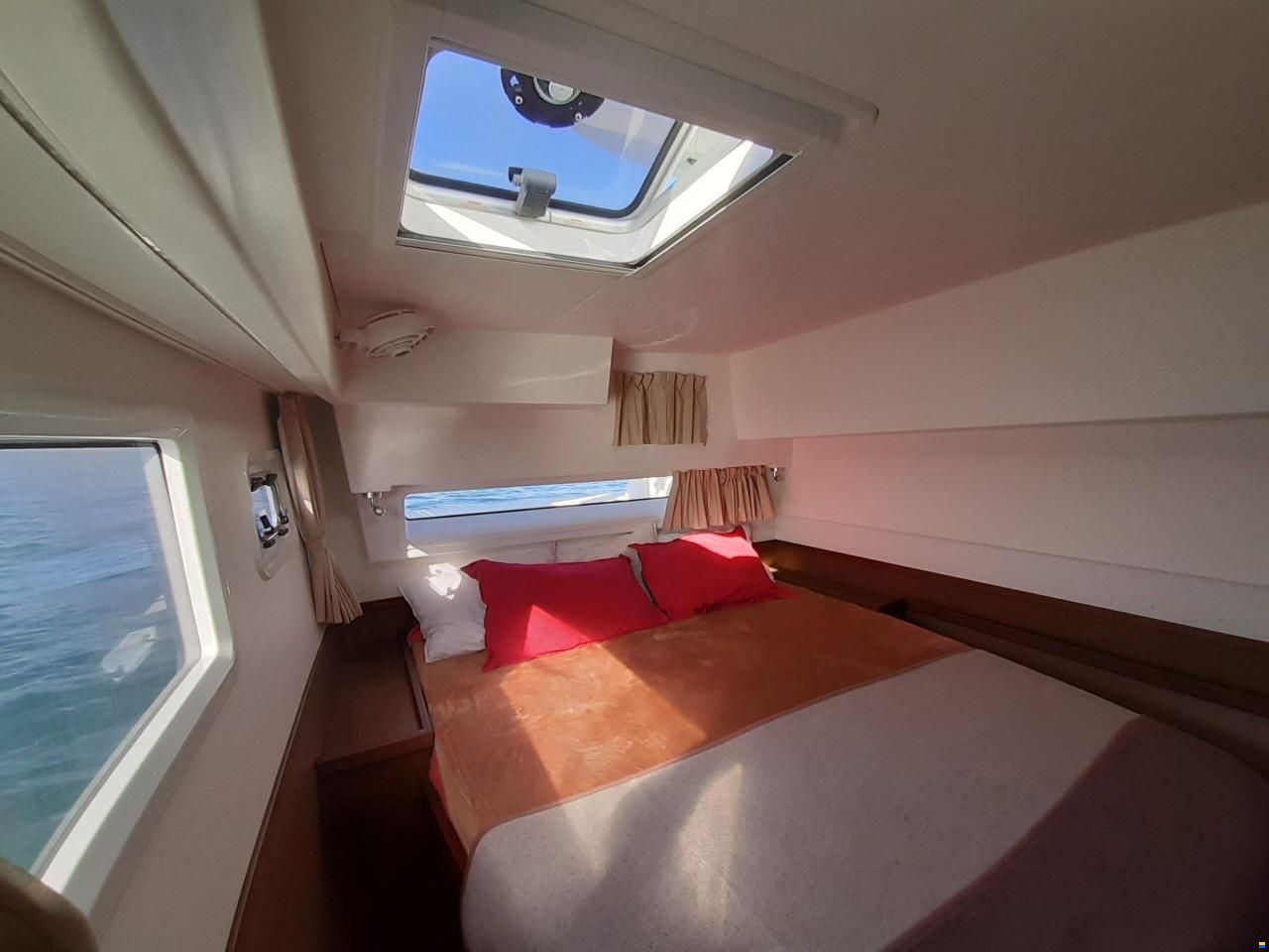 Lagoon 42