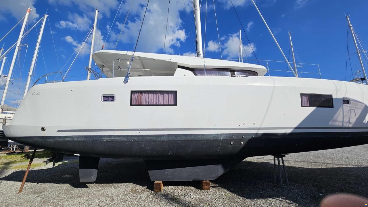 Lagoon 42
