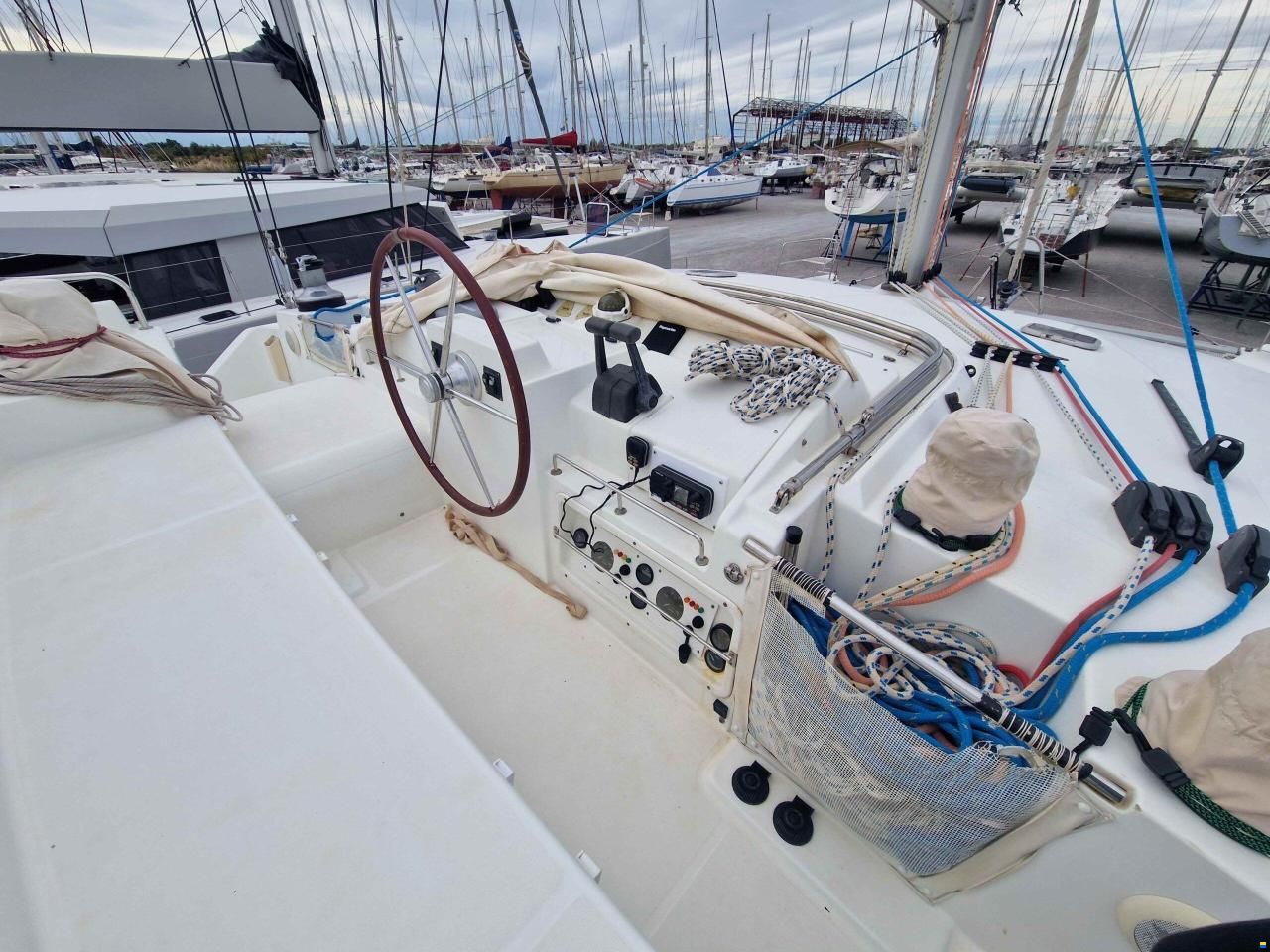 Lagoon 440
