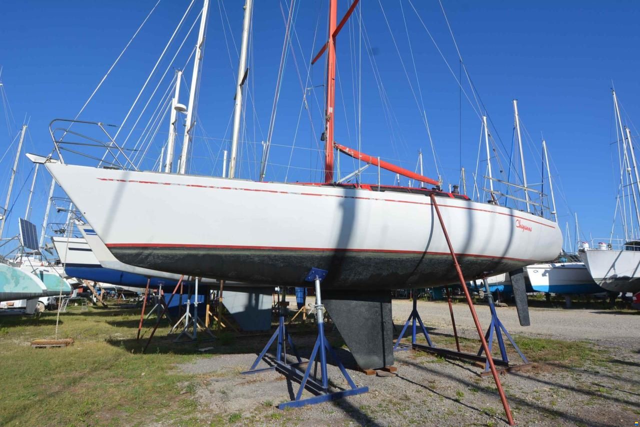 Fountaine Pajot ONE TONNER