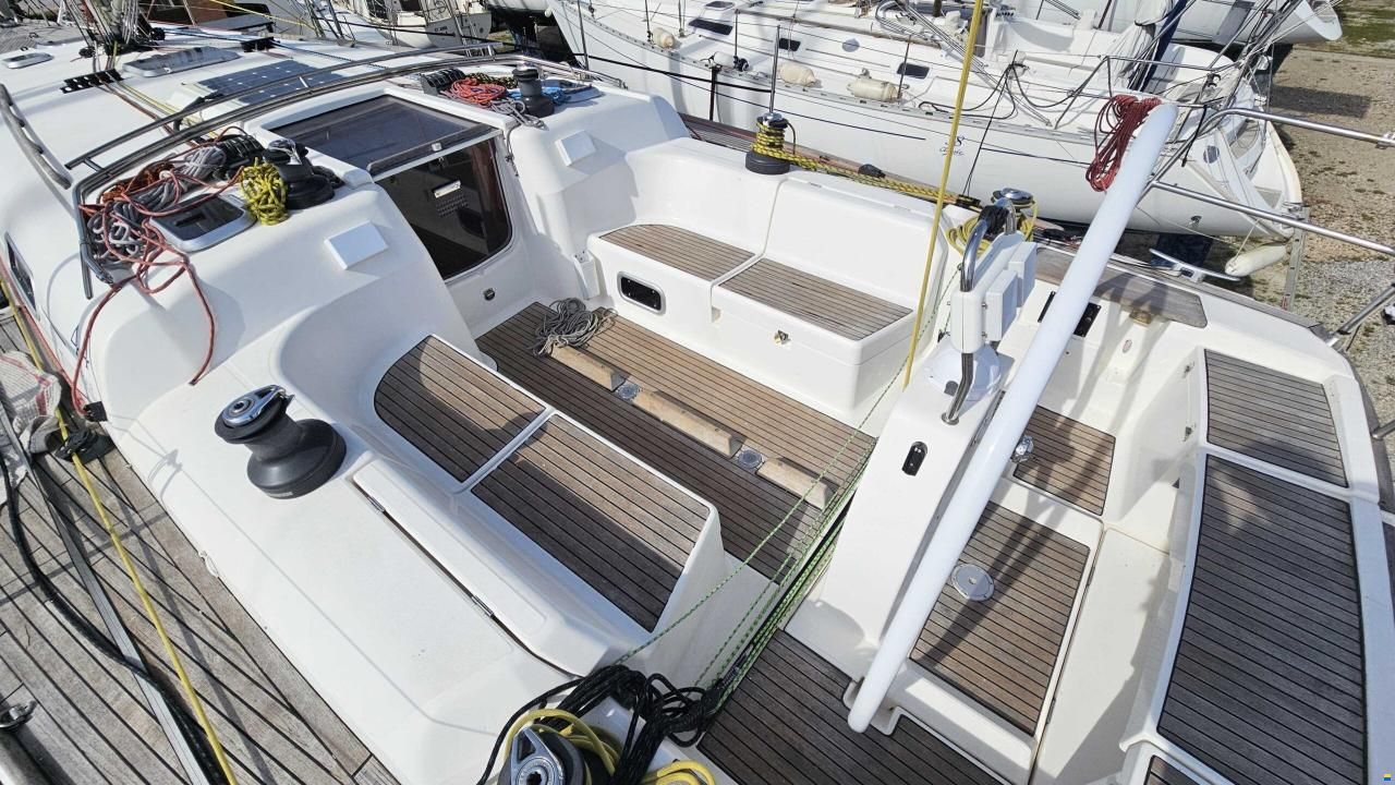 Dufour 44 PERFORMANCE