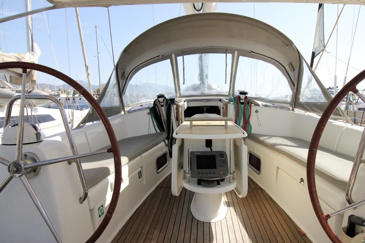 Beneteau Oceanis 43