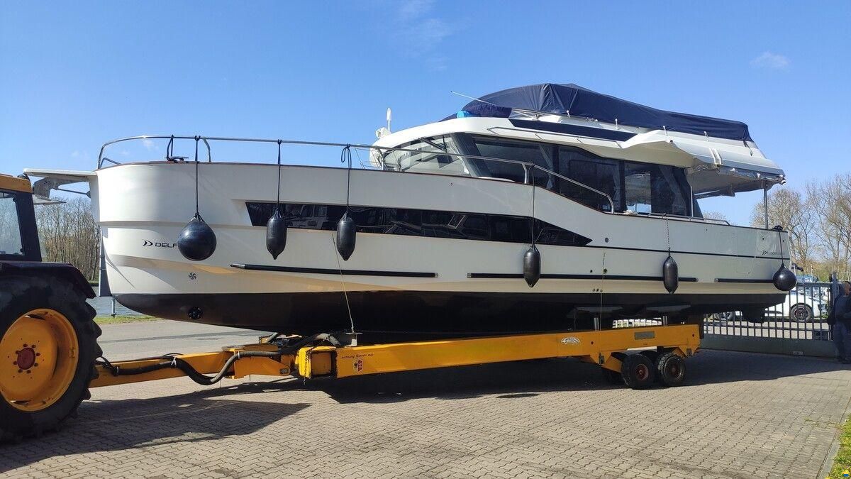 Delphia  Yachts 12 Flylounge