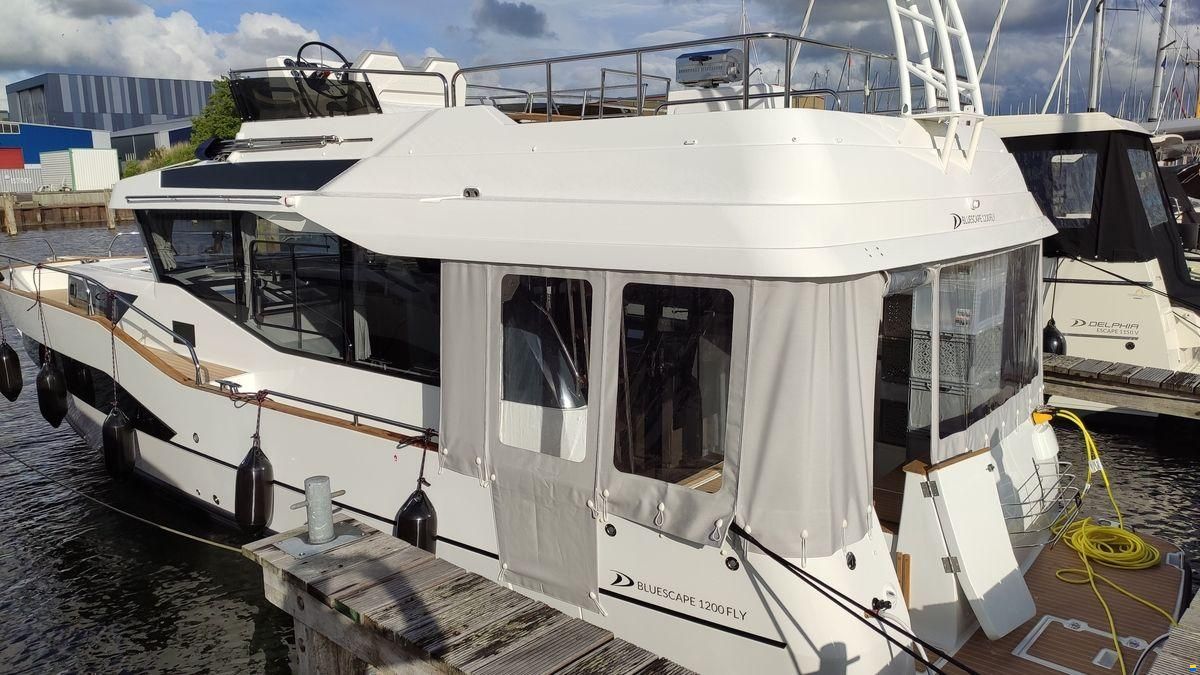 Delphia  Yachts 12 Flylounge