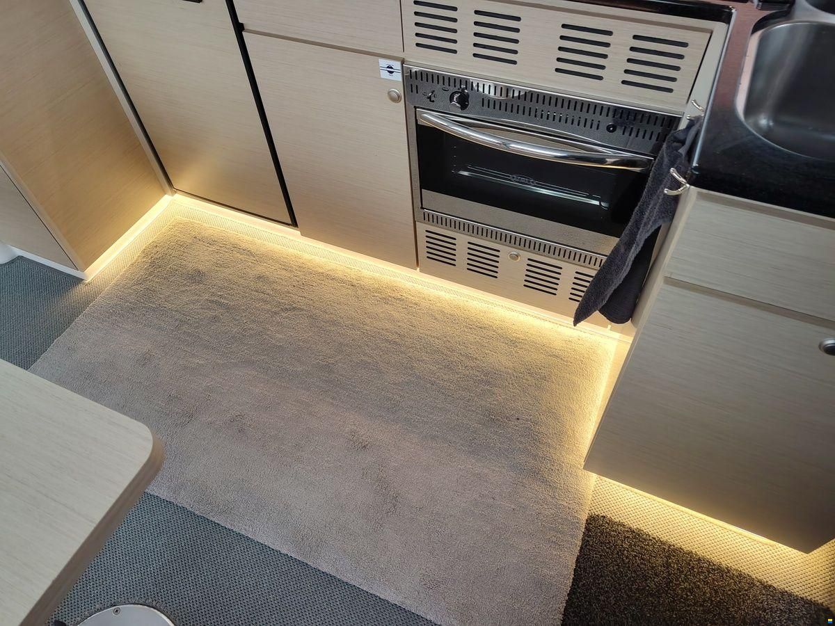 Delphia  Yachts 12 Flylounge
