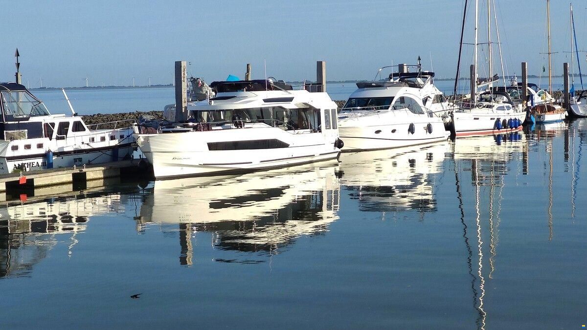 Delphia  Yachts 12 Flylounge