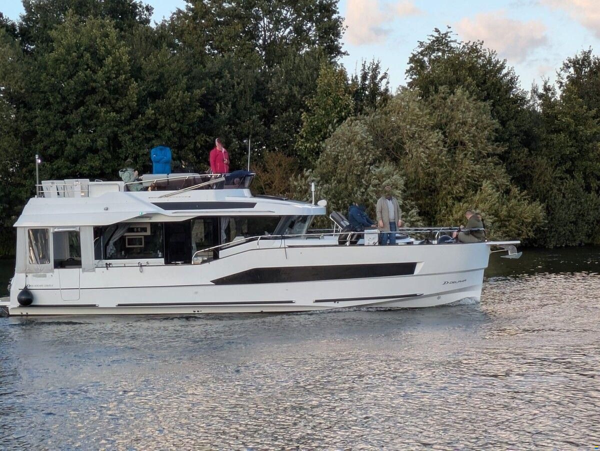 Delphia  Yachts 12 Flylounge