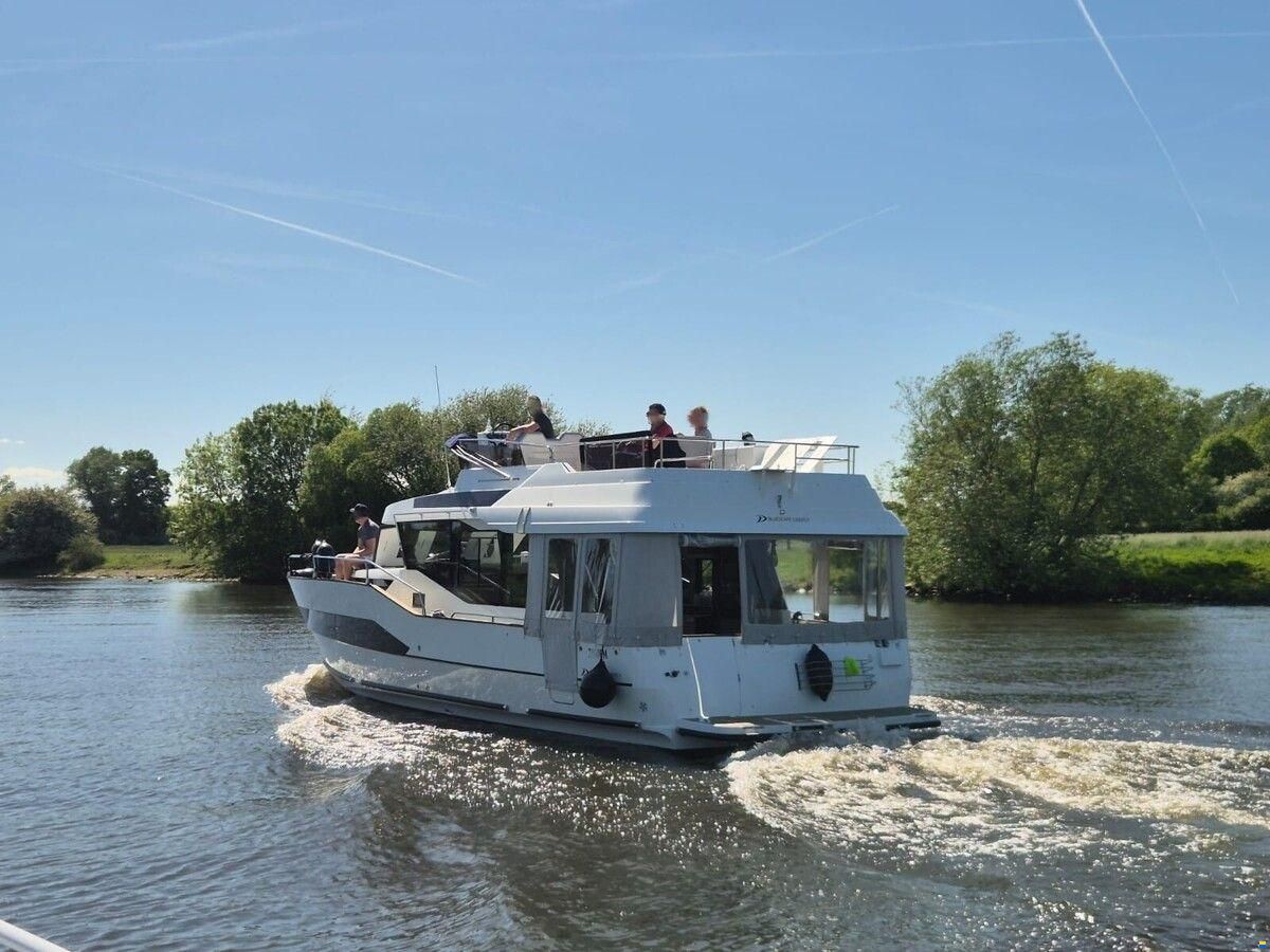 Delphia  Yachts 12 Flylounge