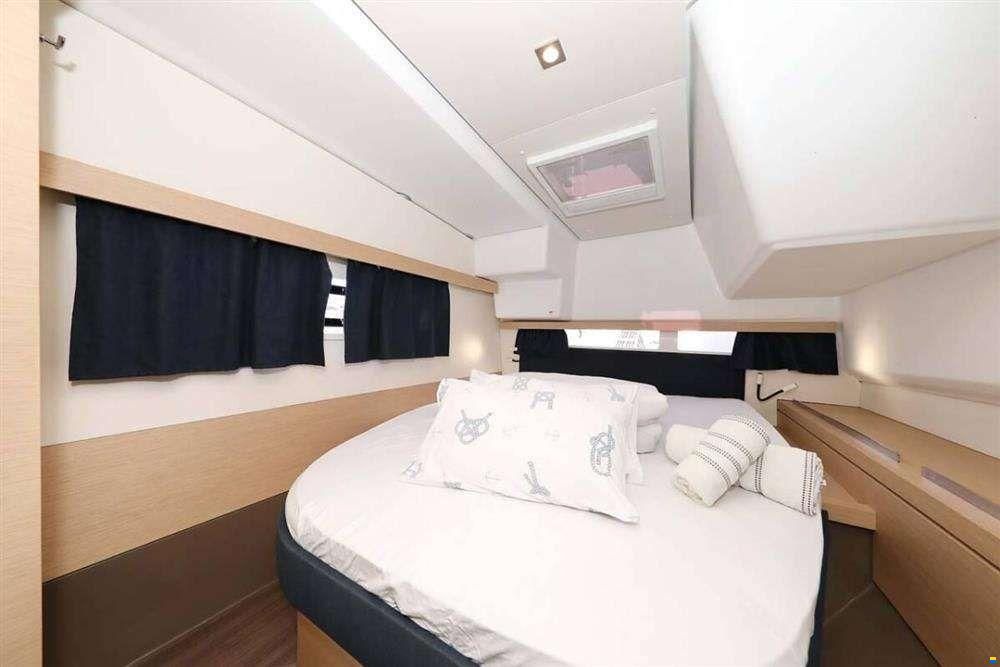 Fountaine Pajot LUCIA 40
