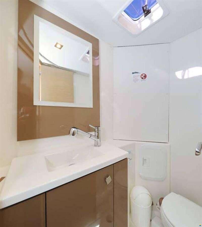 Fountaine Pajot LUCIA 40