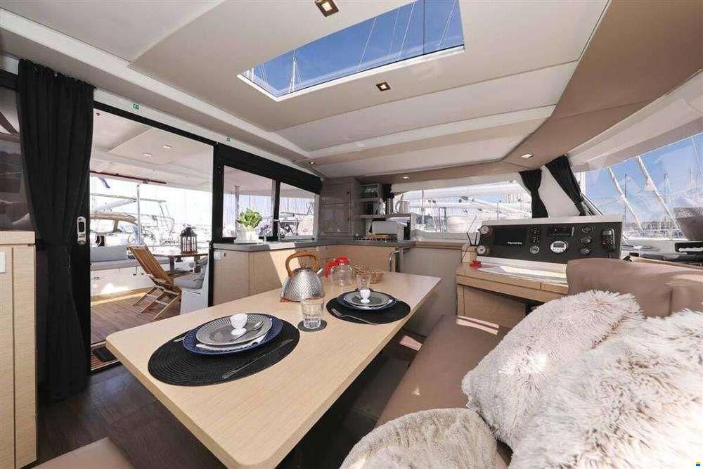 Fountaine Pajot LUCIA 40