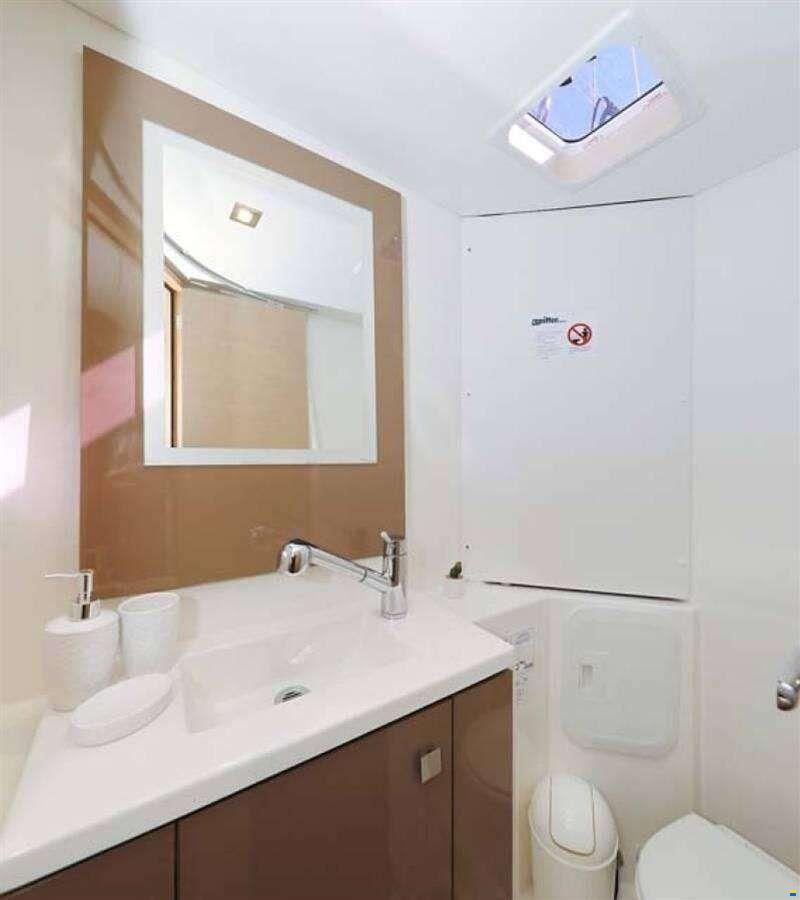 Fountaine Pajot LUCIA 40
