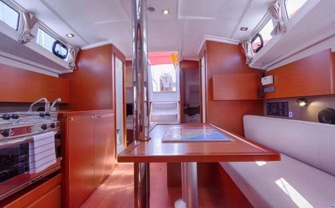 Beneteau OCEANIS 38.1