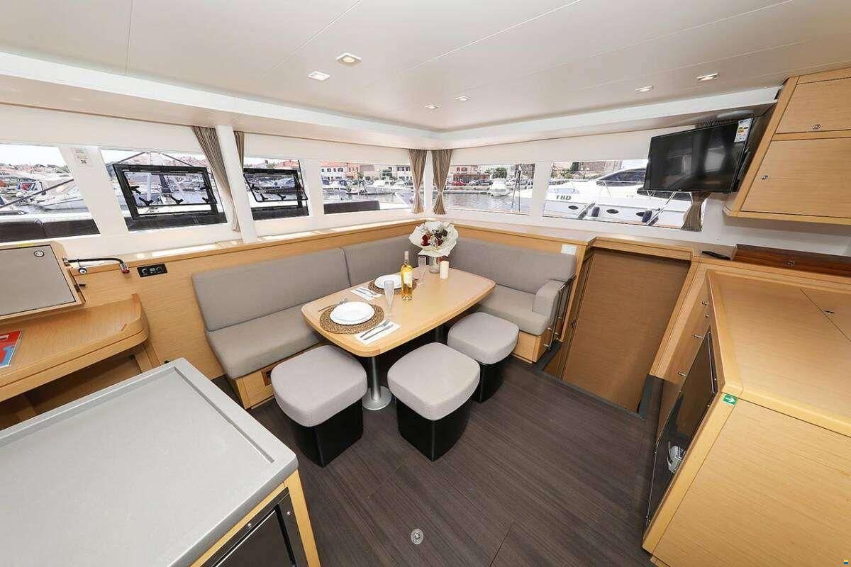 Lagoon 450 F