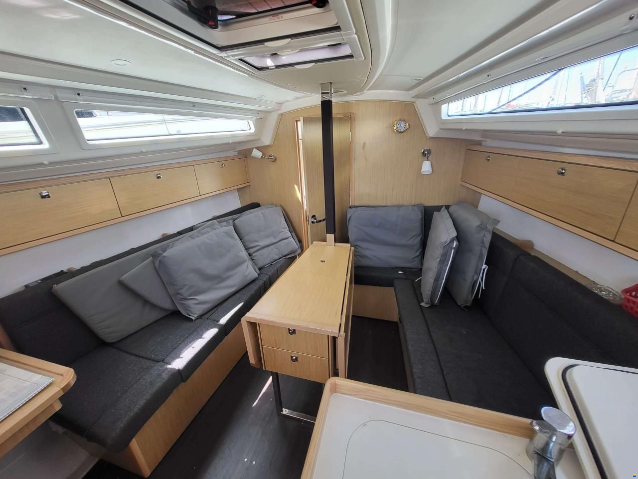 Bavaria CRUISER 34