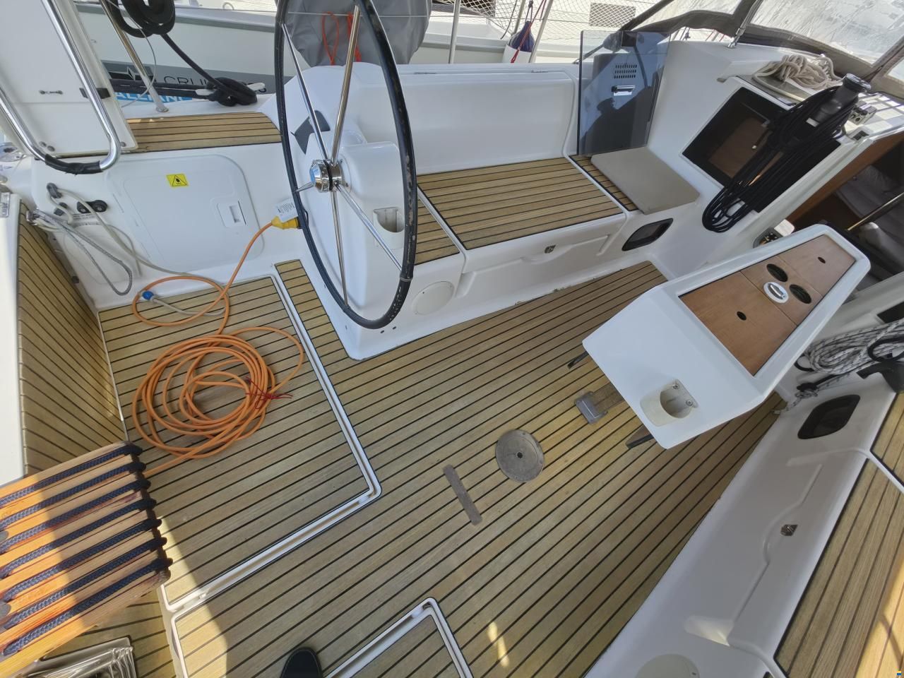 Dufour 382 GRAND LARGE