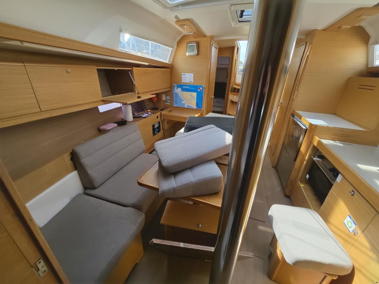 Dufour 382 GRAND LARGE