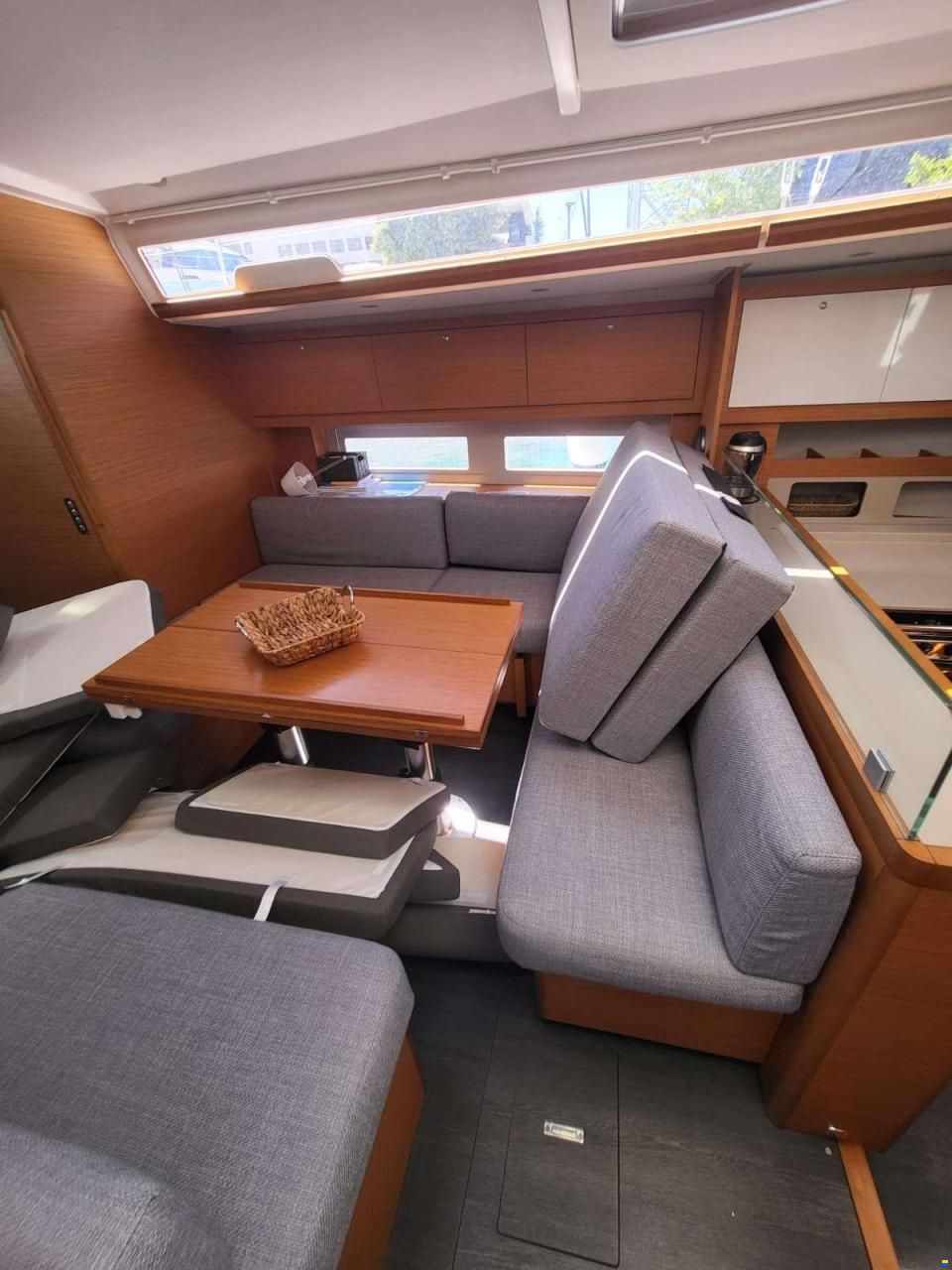 Dufour 530