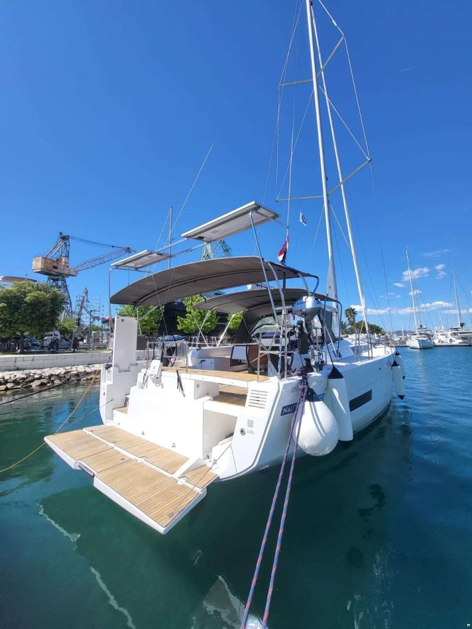 Dufour 530