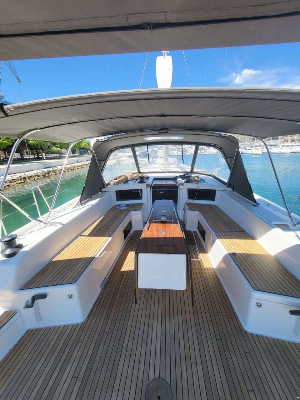 Dufour 530