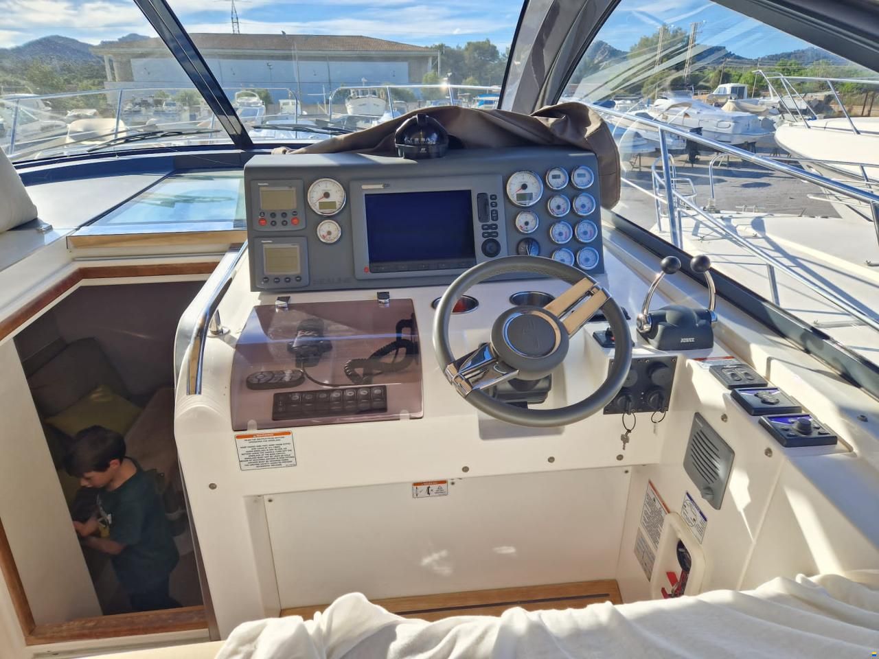 Sealine SC 35