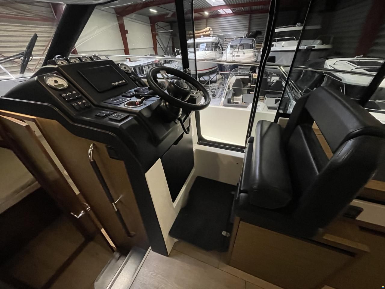 Jeanneau NC 33