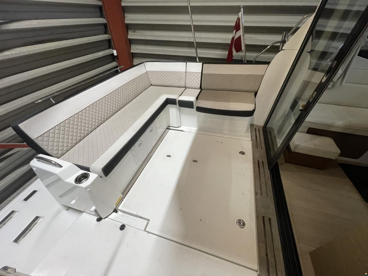 Jeanneau NC 33