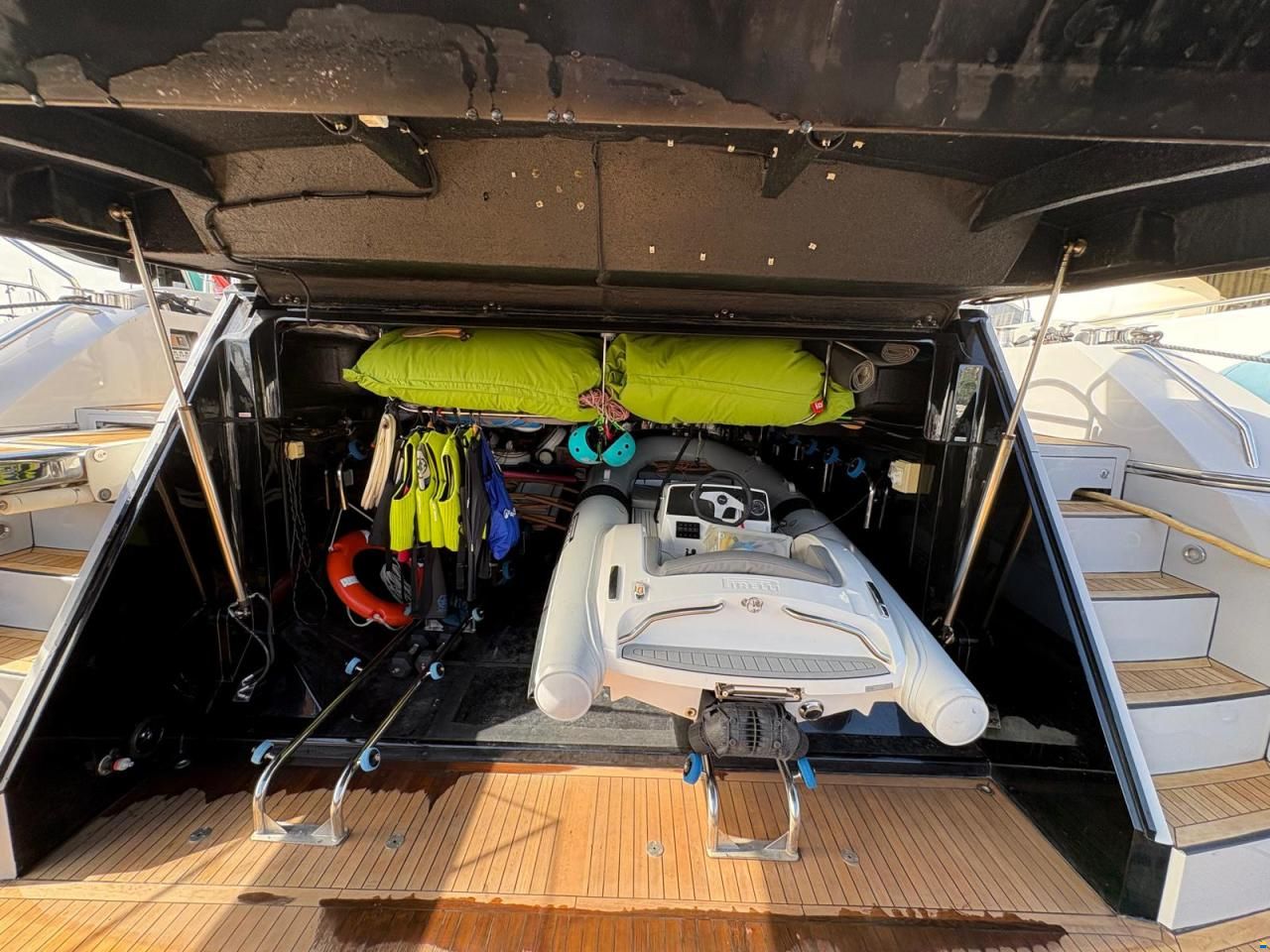 Sunseeker Predator 84