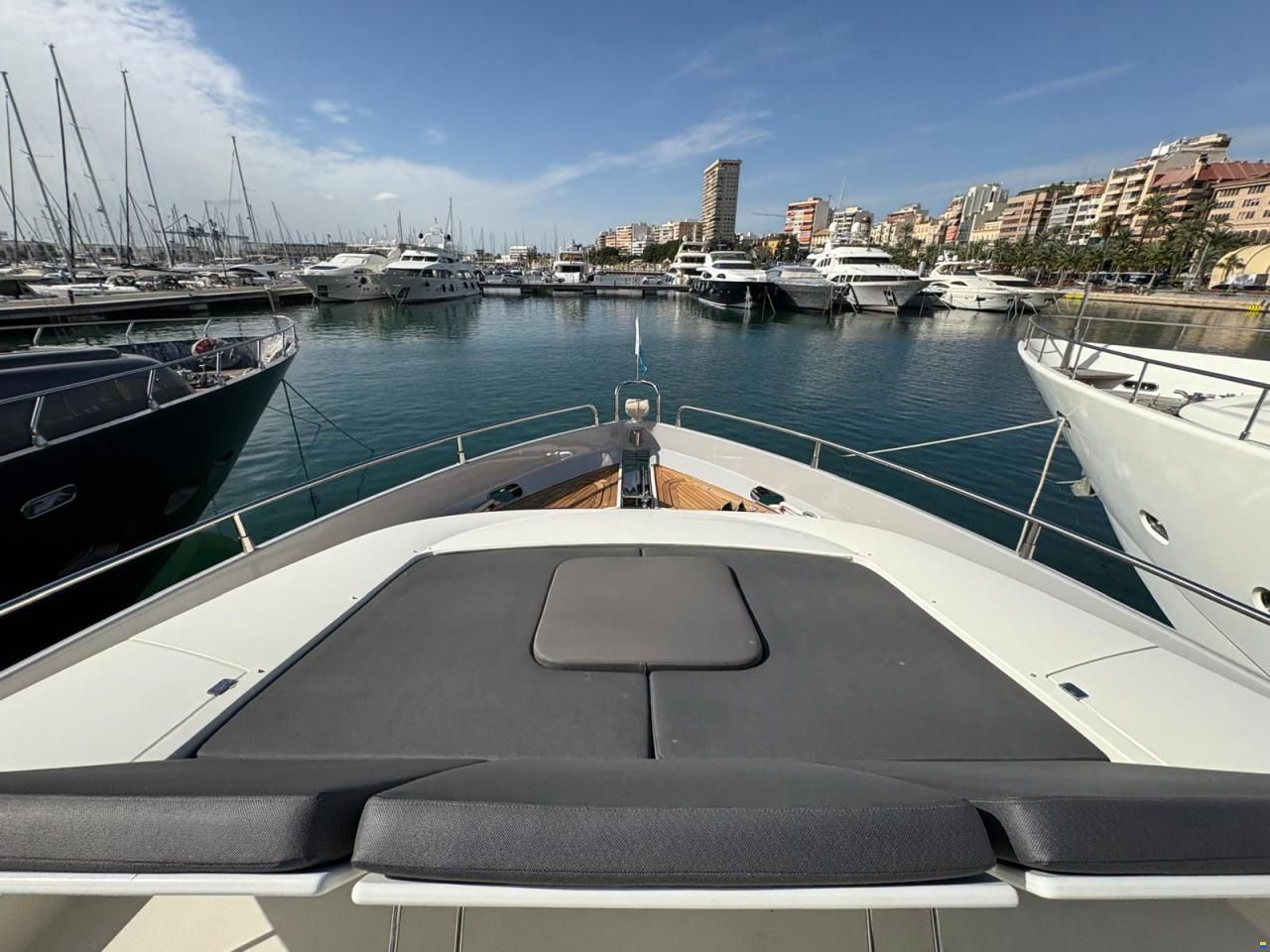 Sunseeker Predator 84