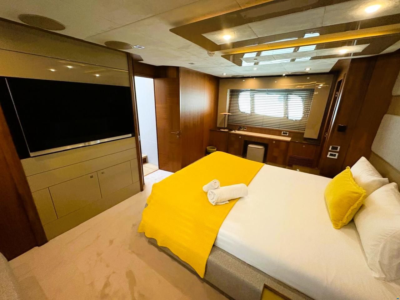 Sunseeker Predator 84