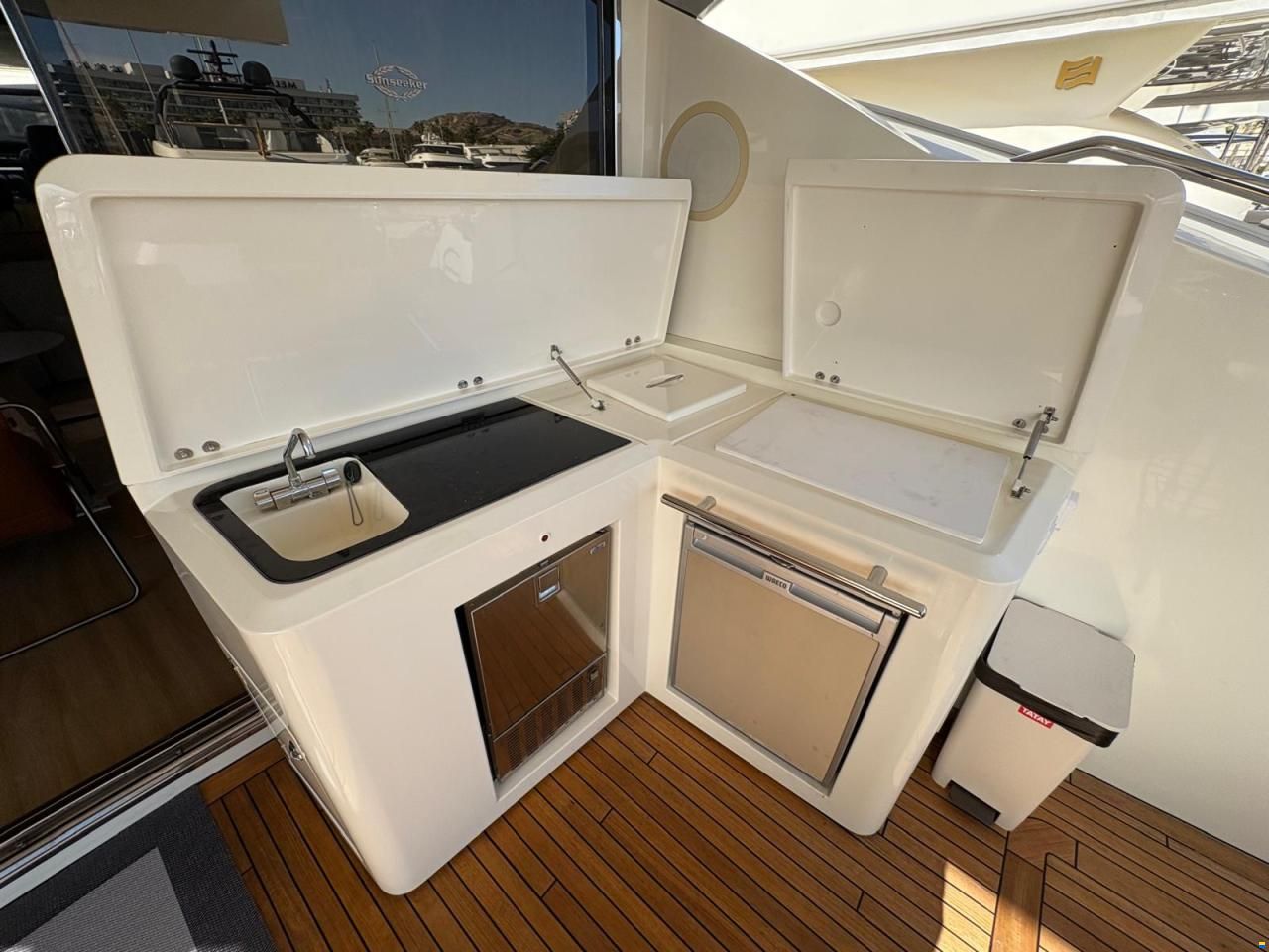 Sunseeker Predator 84