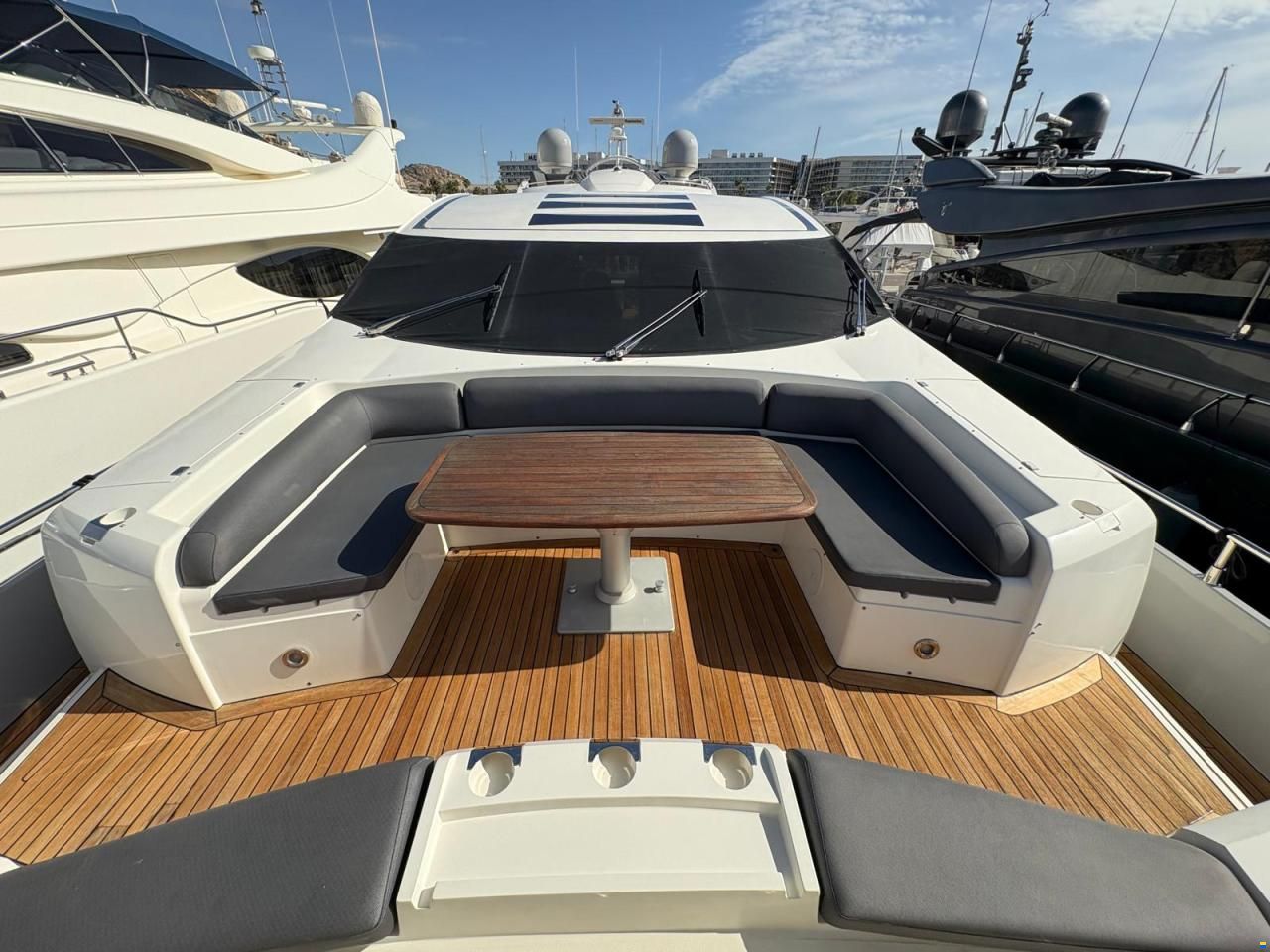 Sunseeker Predator 84