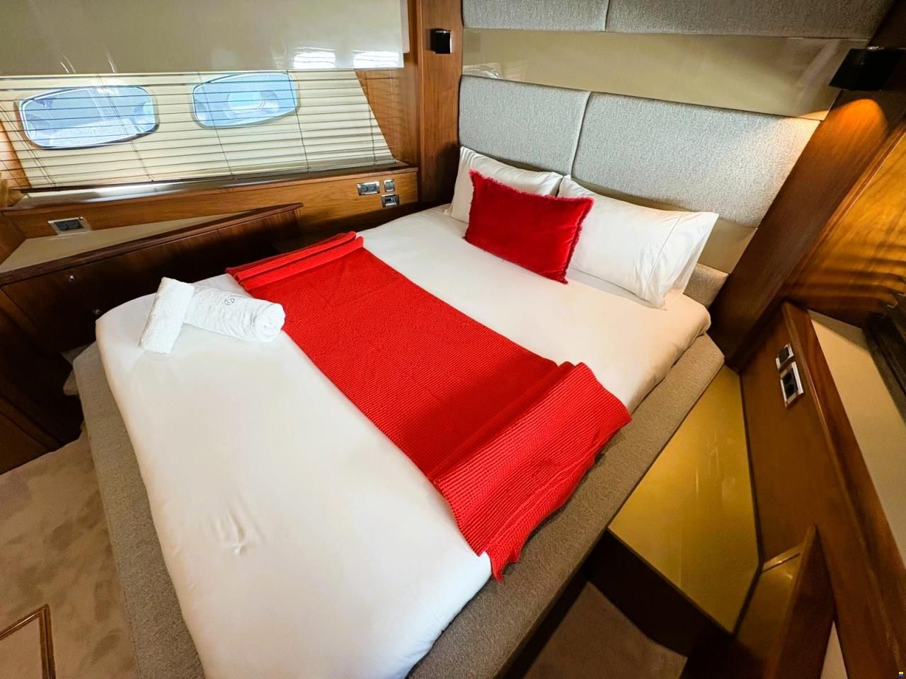 Sunseeker Predator 84