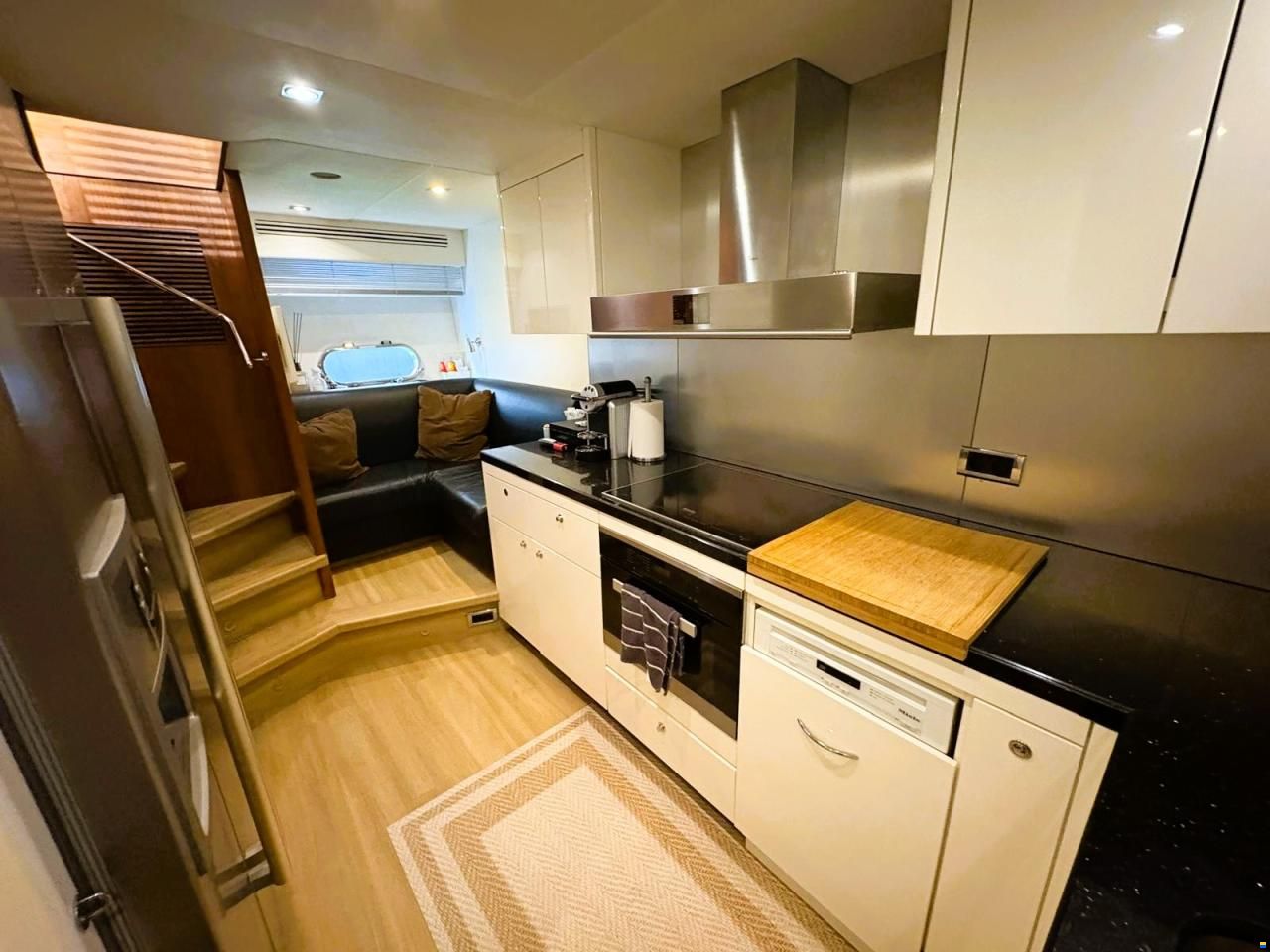Sunseeker Predator 84