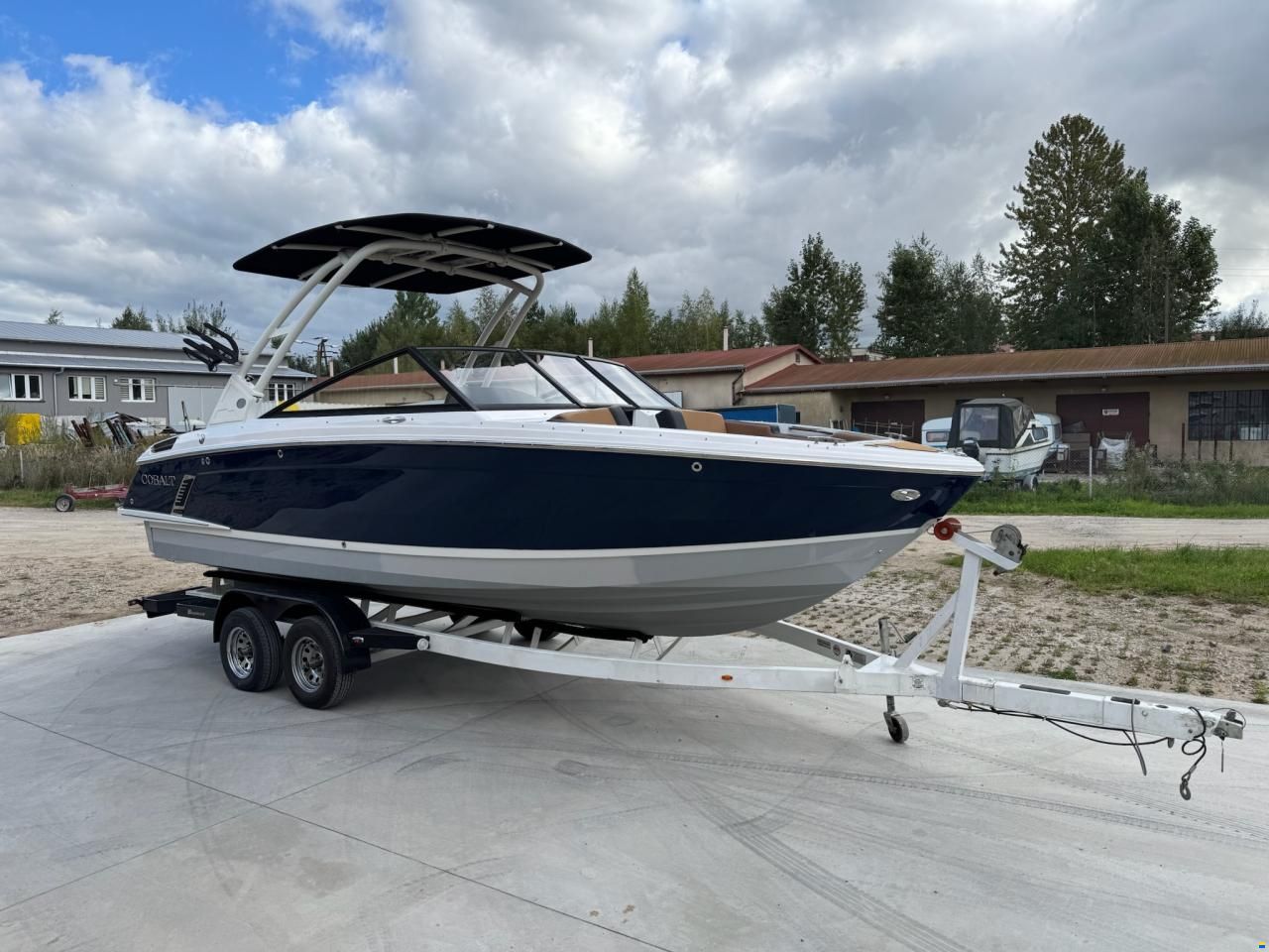 Cobalt R4 Surf