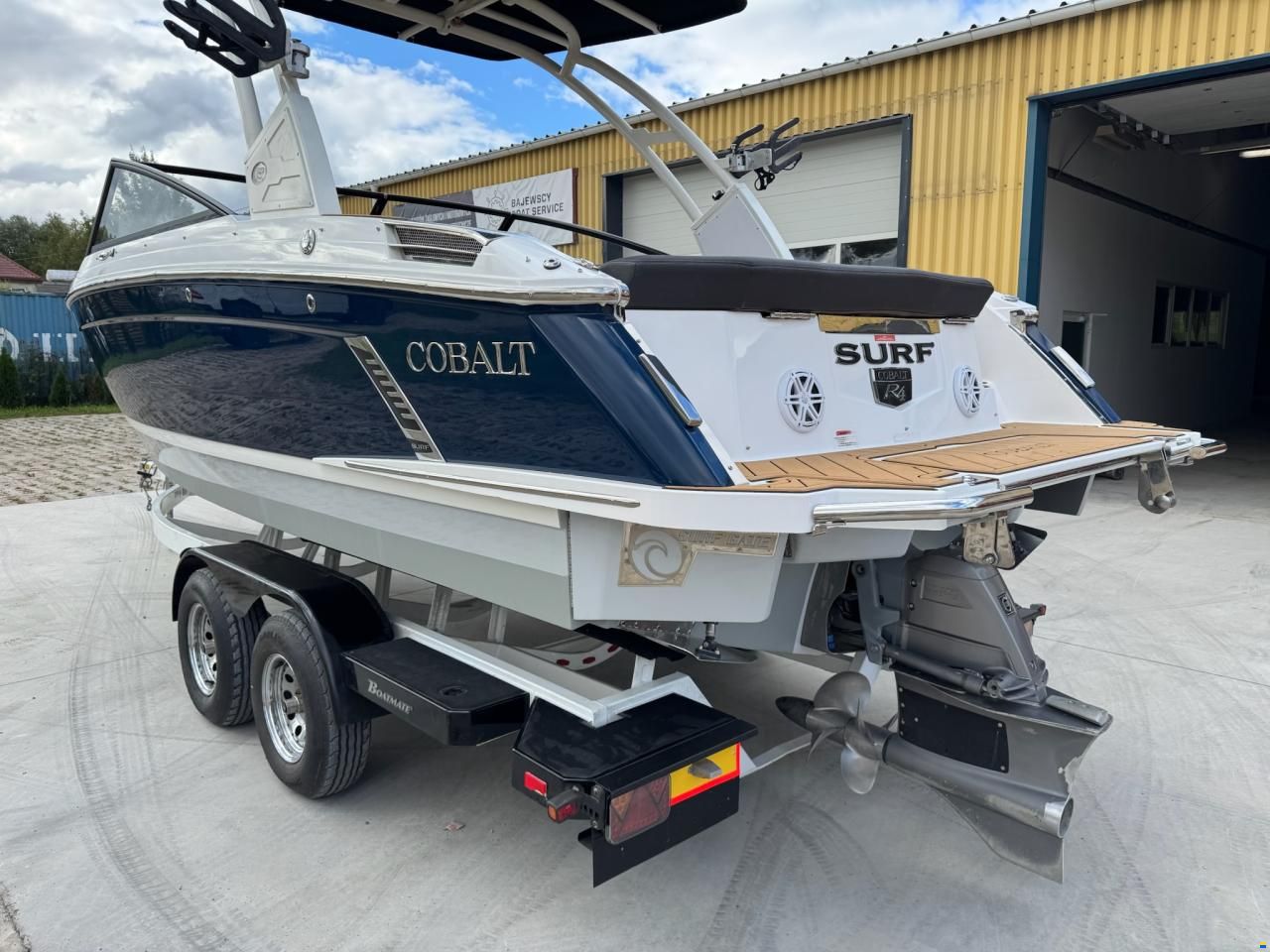 Cobalt R4 Surf
