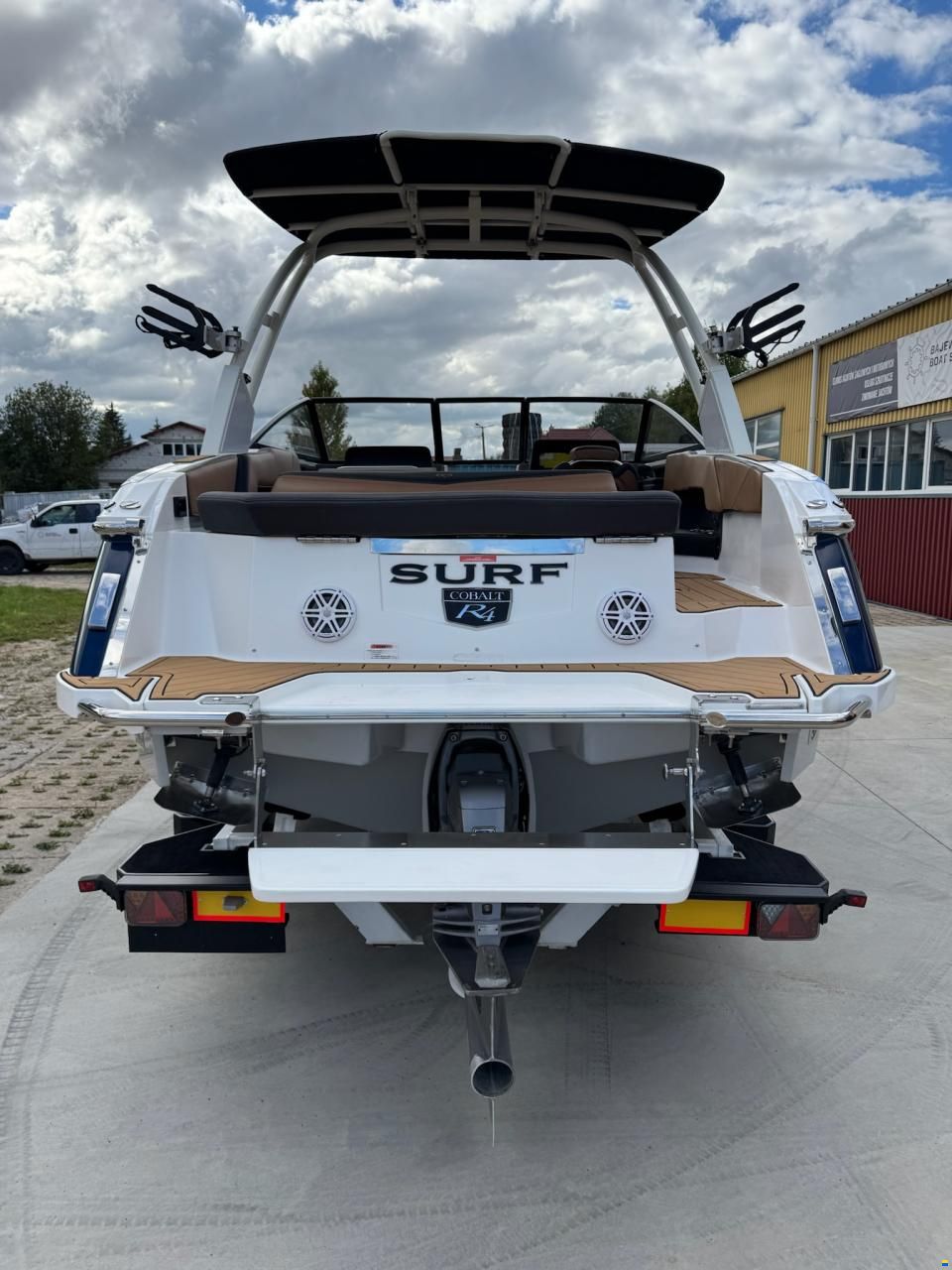 Cobalt R4 Surf